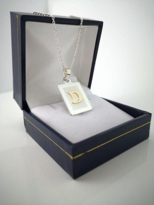 Colgante Inicial + Cadena de Plata