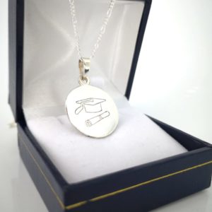 Colgante de graduación + Cadena de Plata