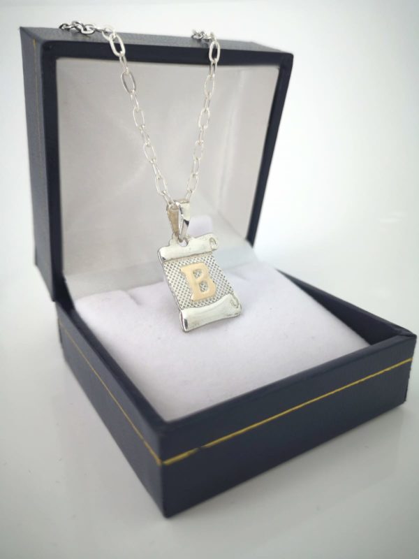 Colgante Inicial + Cadena de Plata