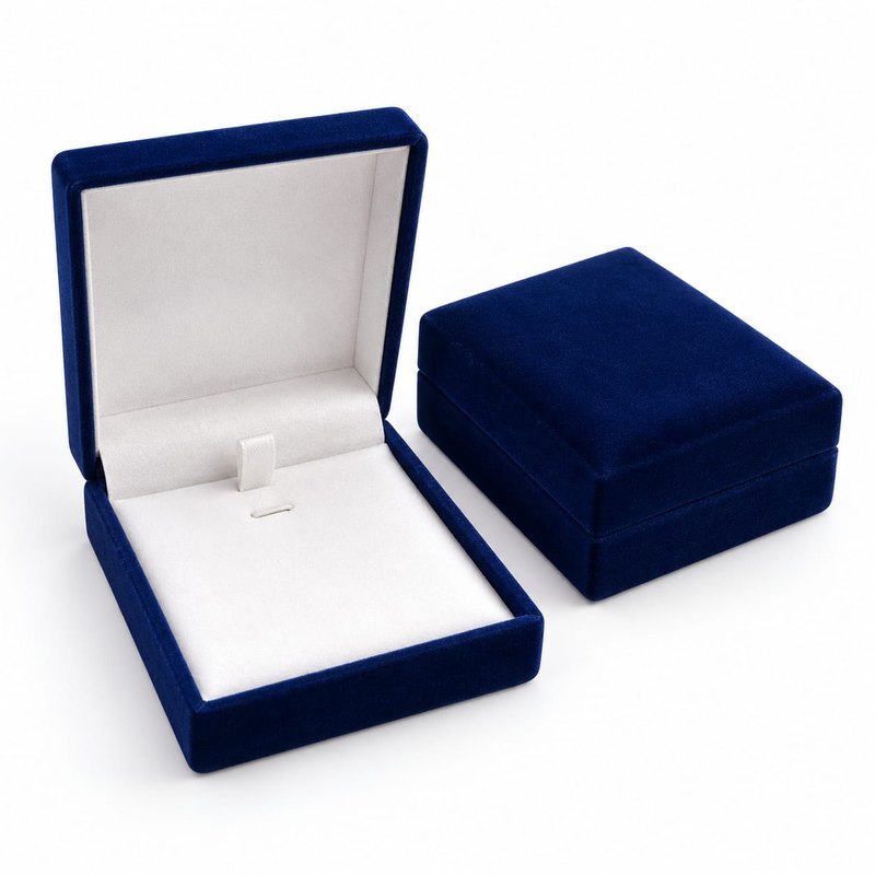 Caja de terciopelo para colgante y cadena
